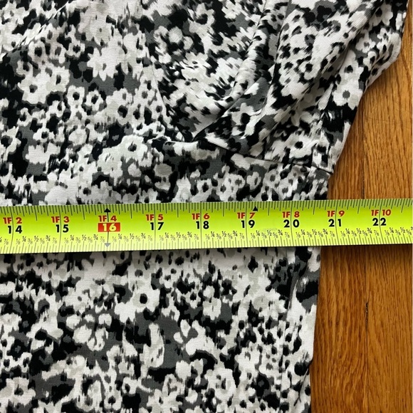 Talbots Top Size 1XP Long Sleeve Split Neck NWT Dark Floral Career Work Office - Picture 4 of 6